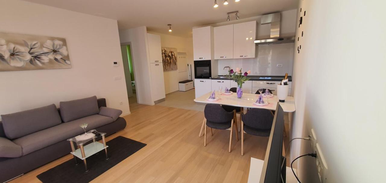 Apartament Galija 1 *