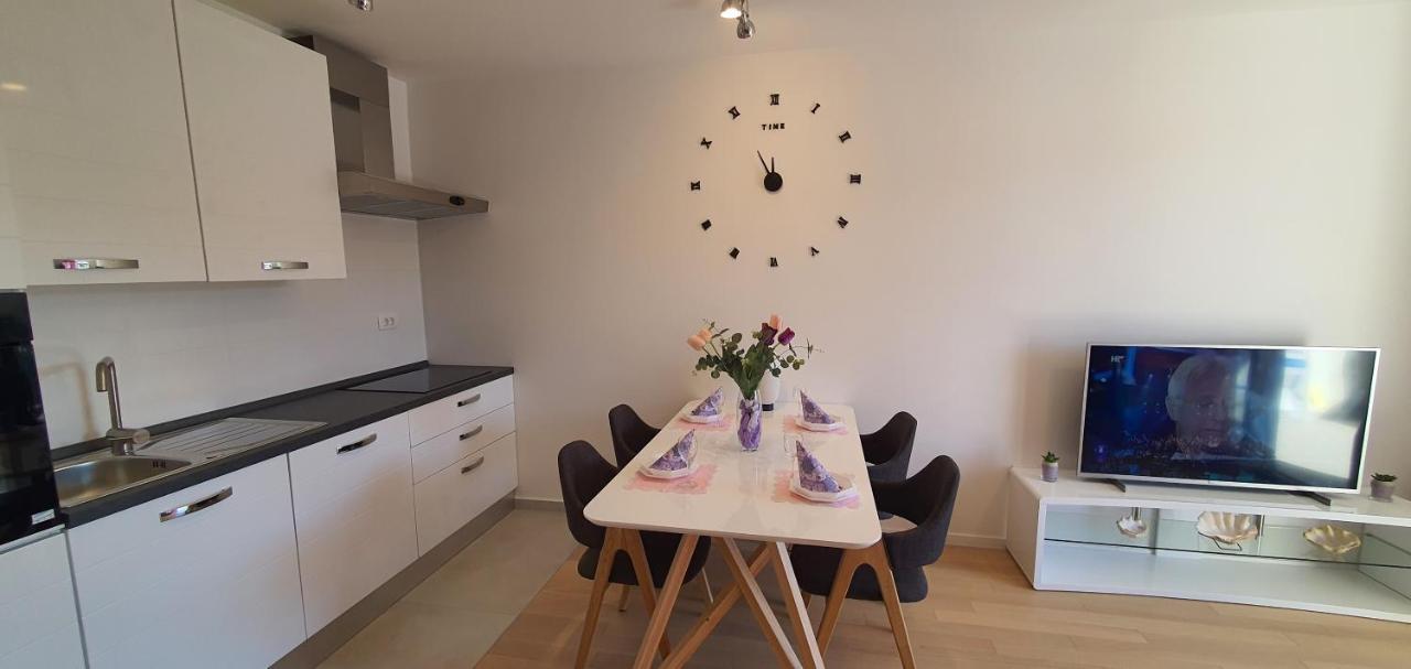 Apartament Galija 1 *