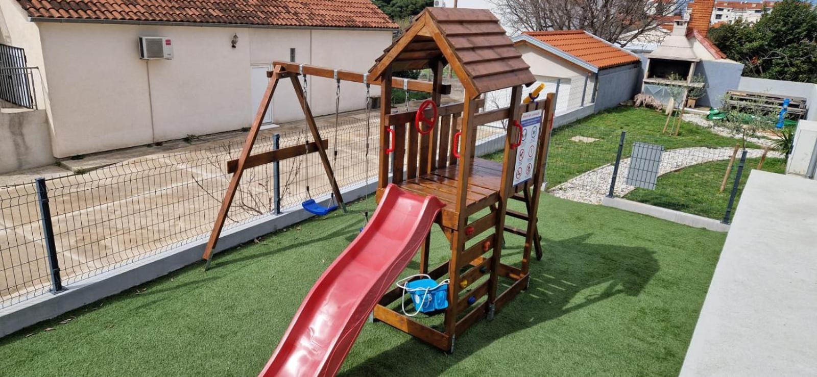Galija 1 *